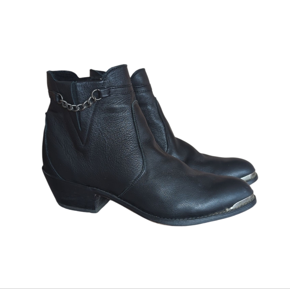 Durango Pebbled Leather Heeled Chain Side Zip Ankle Booties 9W Black